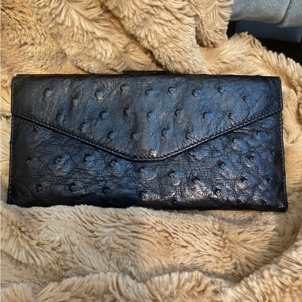 SOLD! Vintage Gucci Black Genuine Ostrich Leather Wallet with Gold-Tone Logo - Picture 3 of 12